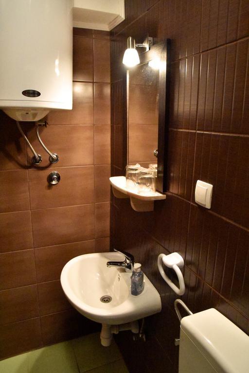 Hostel Kvarner- Private Rooms & Dorms Ριέκα Δωμάτιο φωτογραφία